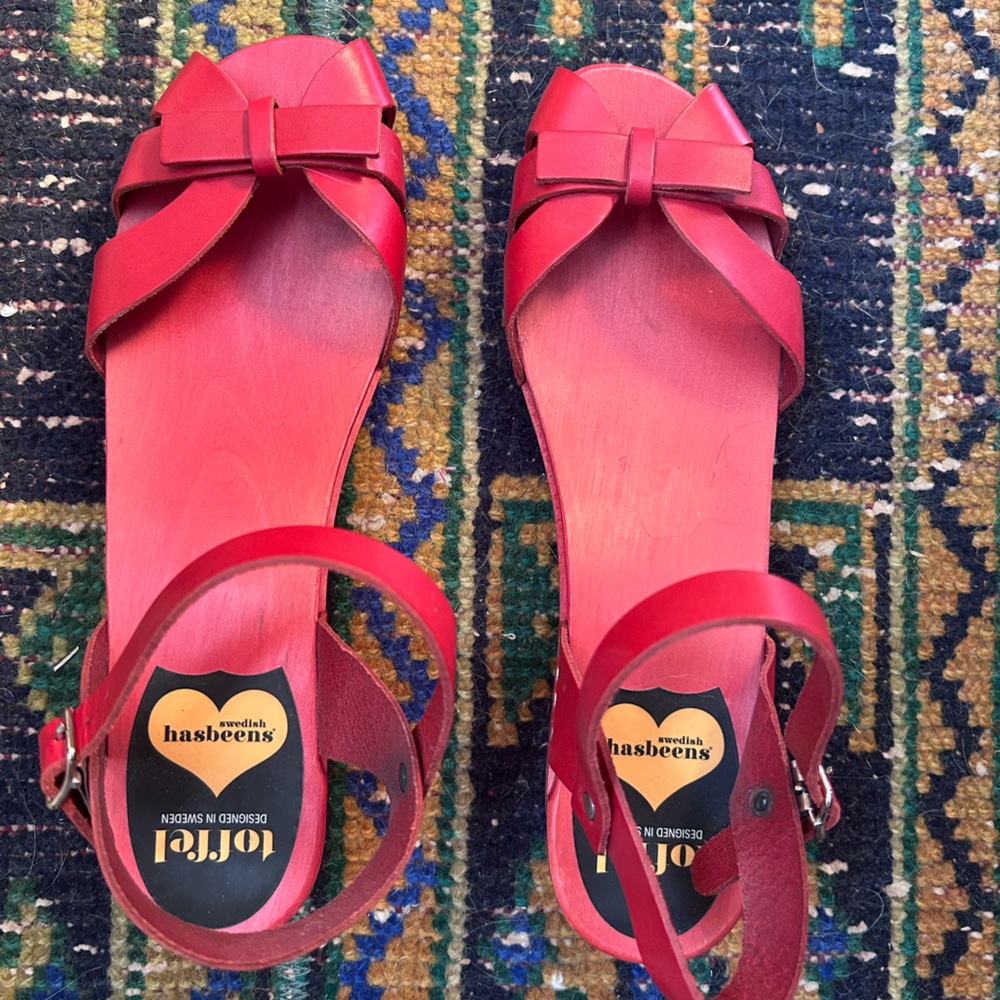 Swedish hasbeens red sandal bow clogs